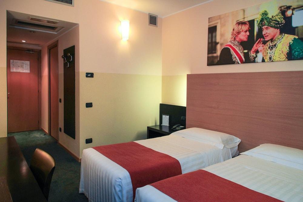 B&B Hotel Milano Cologno Studios Cologno Monzese Buitenkant foto