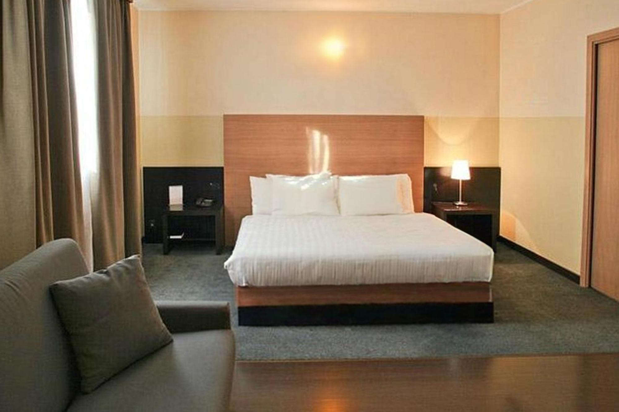 B&B Hotel Milano Cologno Studios Cologno Monzese Buitenkant foto