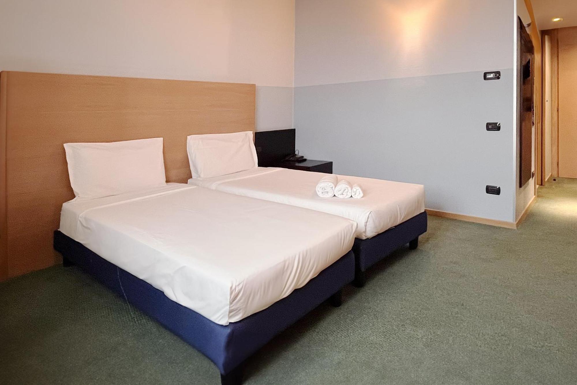 B&B Hotel Milano Cologno Studios Cologno Monzese Buitenkant foto