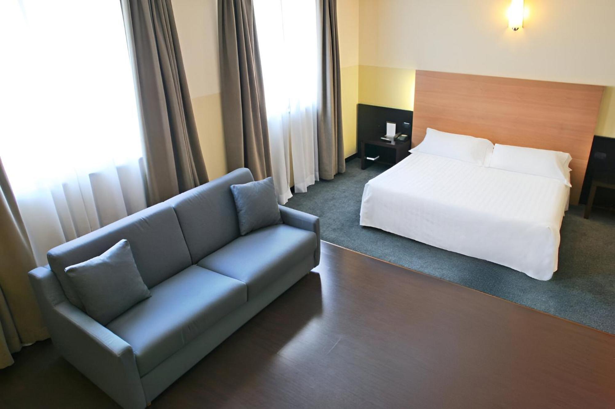B&B Hotel Milano Cologno Studios Cologno Monzese Buitenkant foto