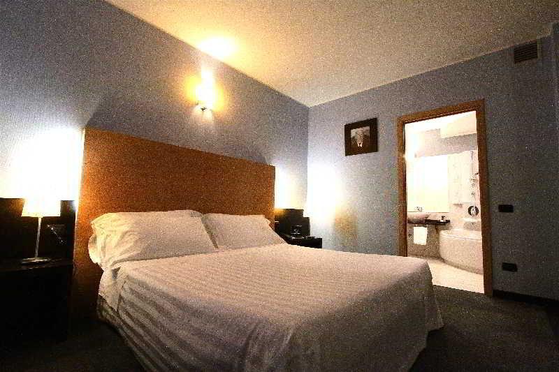 B&B Hotel Milano Cologno Studios Cologno Monzese Buitenkant foto
