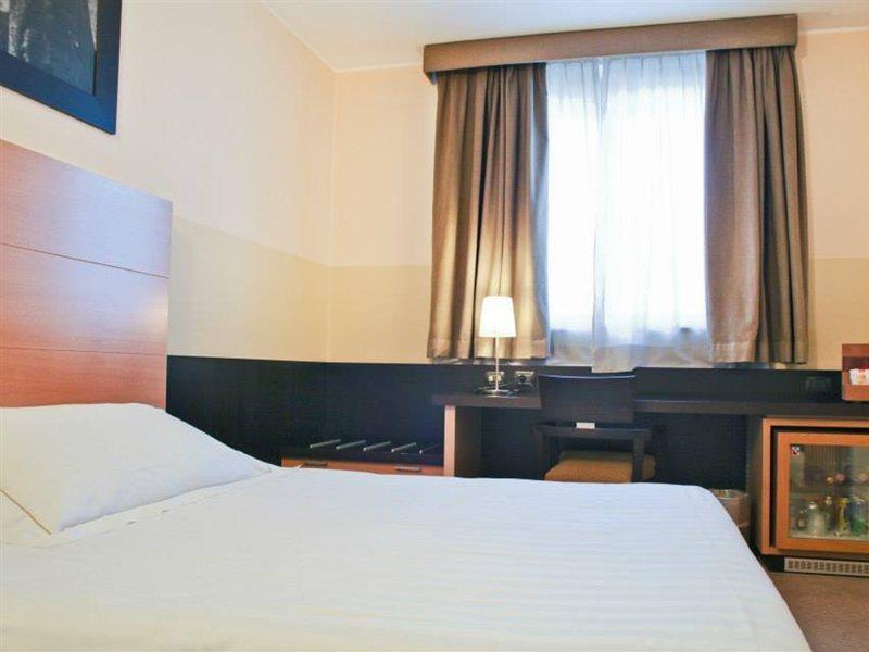 B&B Hotel Milano Cologno Studios Cologno Monzese Buitenkant foto
