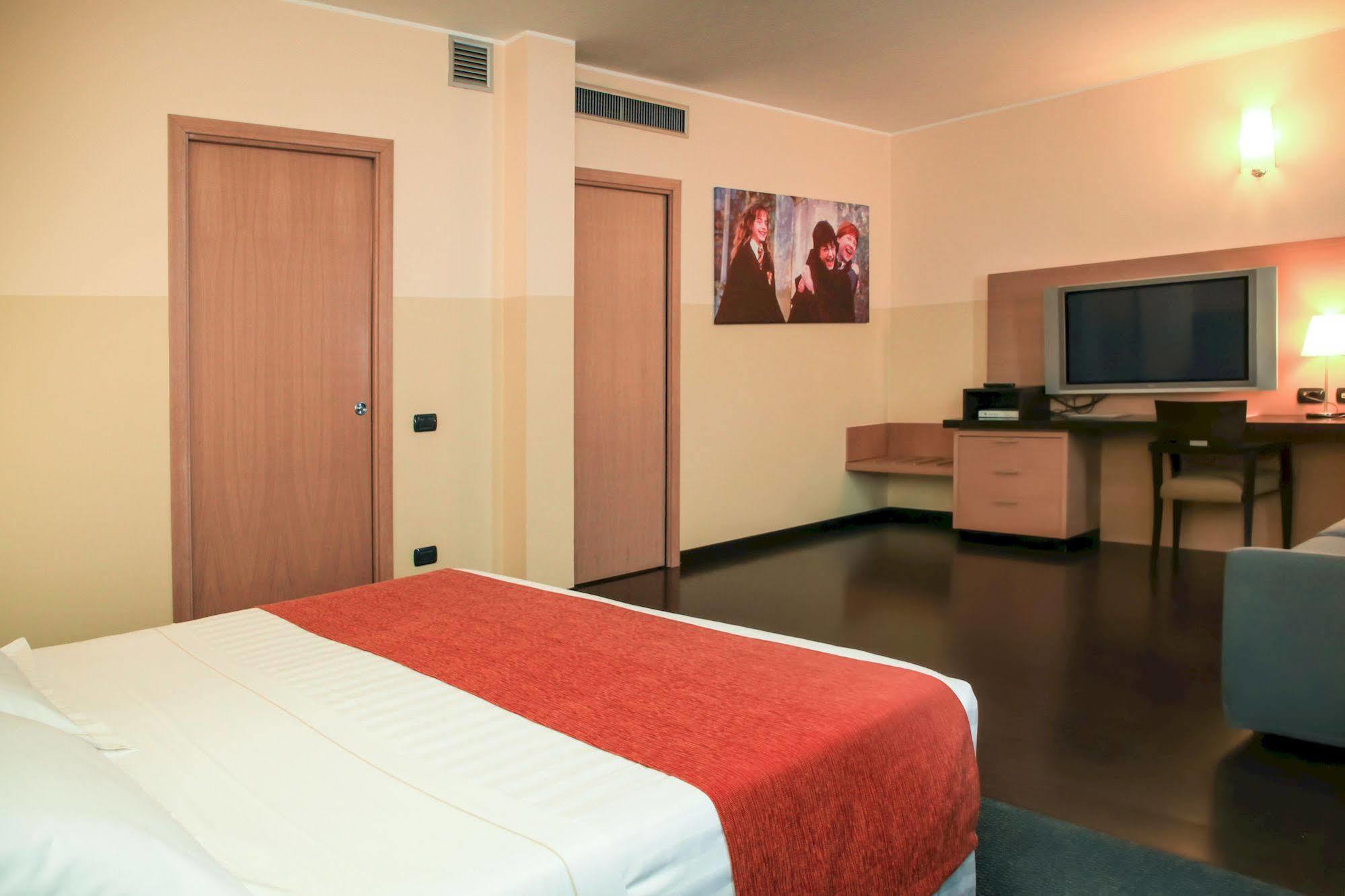 B&B Hotel Milano Cologno Studios Cologno Monzese Buitenkant foto