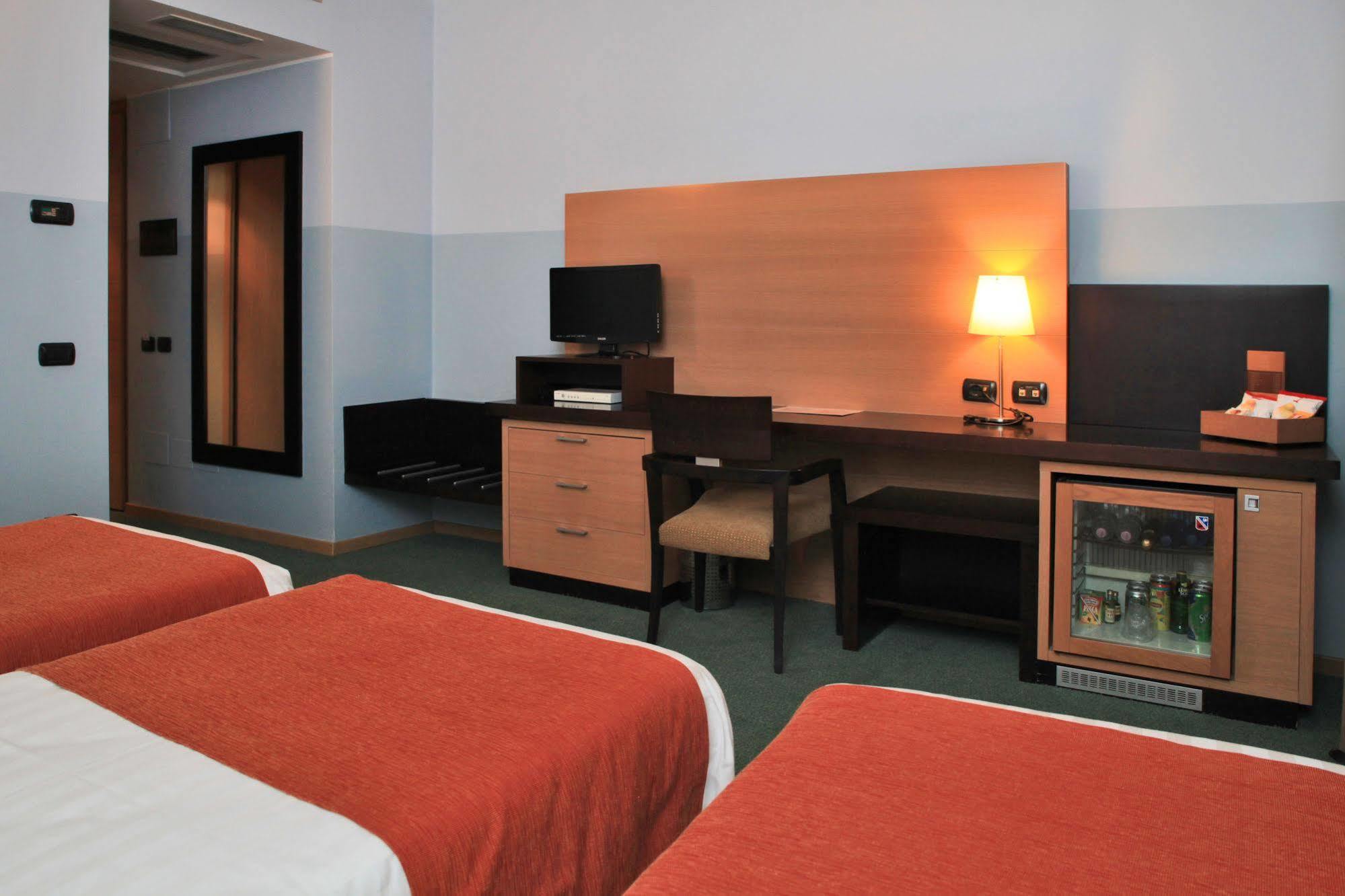 B&B Hotel Milano Cologno Studios Cologno Monzese Buitenkant foto