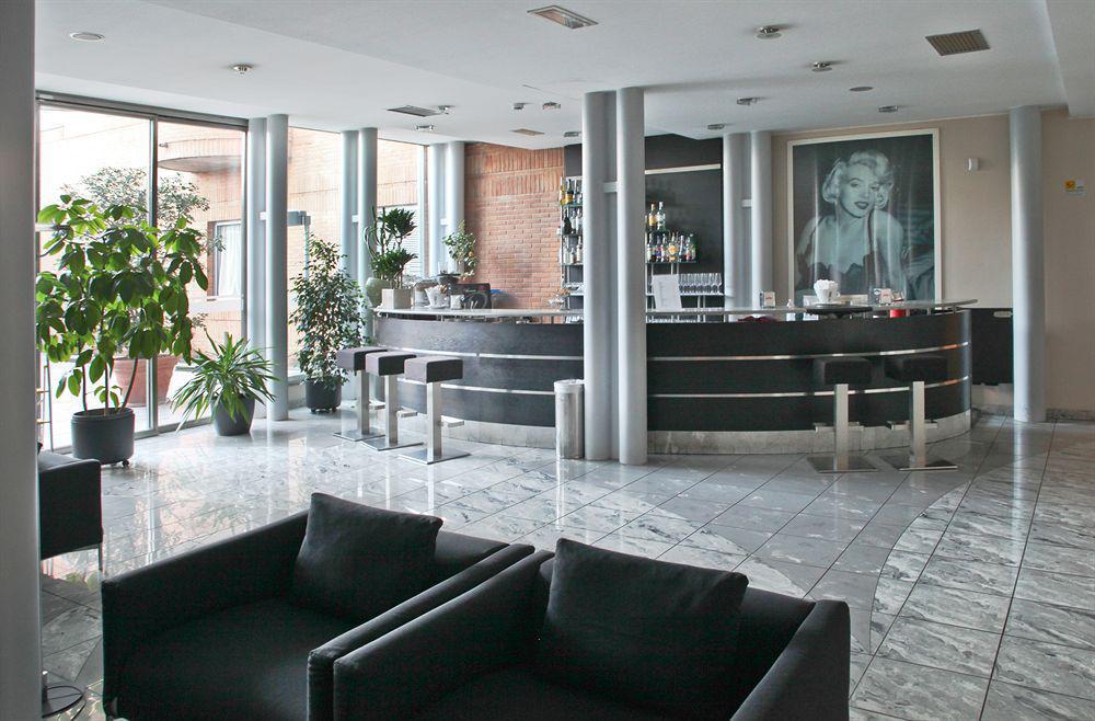 B&B Hotel Milano Cologno Studios Cologno Monzese Buitenkant foto