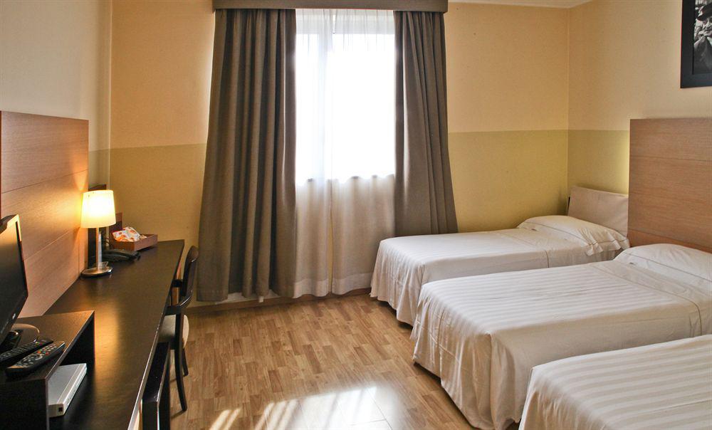 B&B Hotel Milano Cologno Studios Cologno Monzese Buitenkant foto